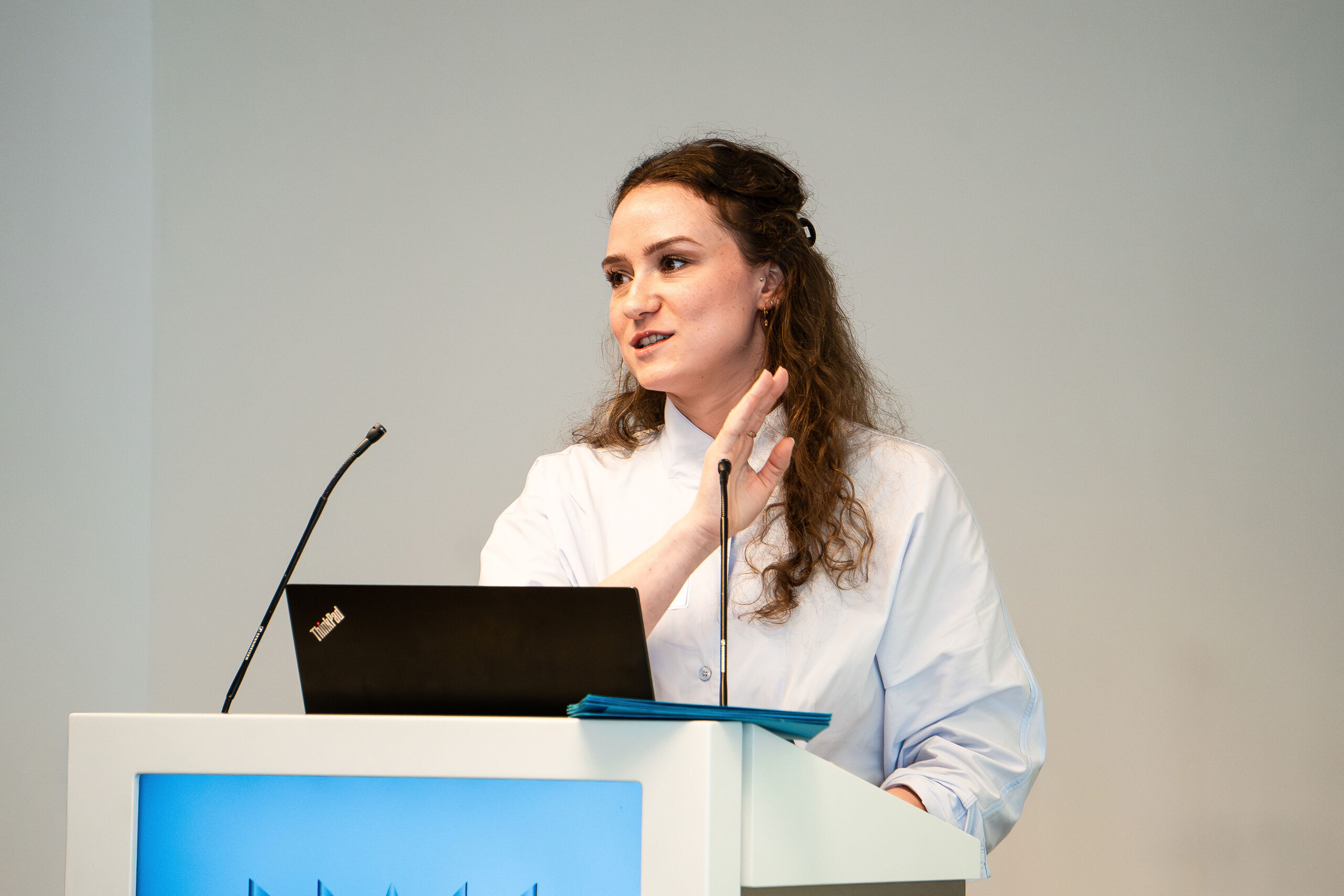 Fachkongress2025-Erika-Unjaev-Speaker_maxinejuliephoto